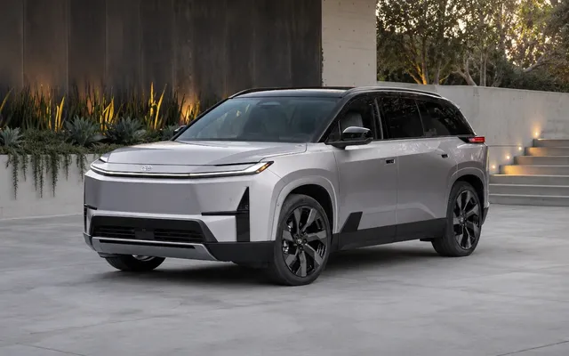 Toyota vonon Highlander elektrik: afati dhe specifikat