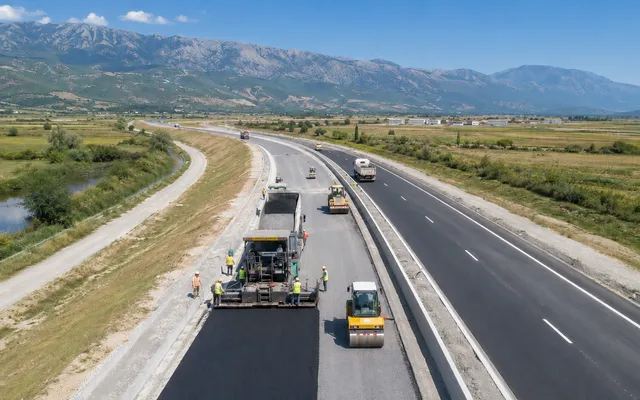 Punimet në aksin Elbasan–Rrogozhinë kanë arritur në 87%