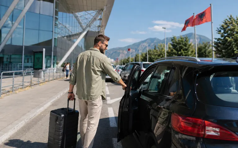 Autoturizmi dhe marrja me qira e makinave në Shqipëri: si po ndryshon mënyra e udhëtimit Autoturizmi dhe marrja me qira e makinave në Shqipëri: si po ndryshon mënyra e udhëtimit