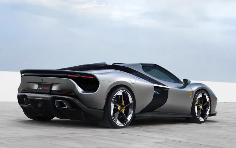 Ferrari HC25: roadster unik V8 i bazuar te F8 Spider Ferrari HC25: roadster unik V8 i bazuar te F8 Spider